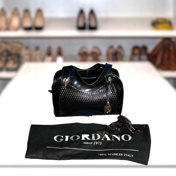 Giordano Handbags - Giordano Italian Leather Bag GORGEOUS!